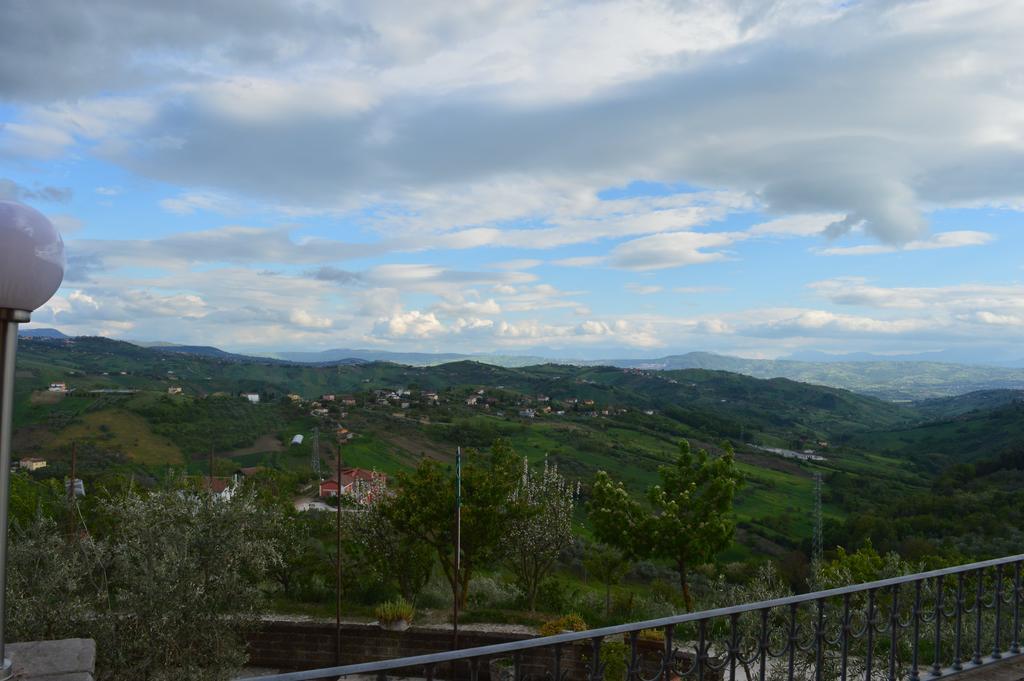 Villa Tre Colli Agri B&B 아리아노이르피노 외부 사진