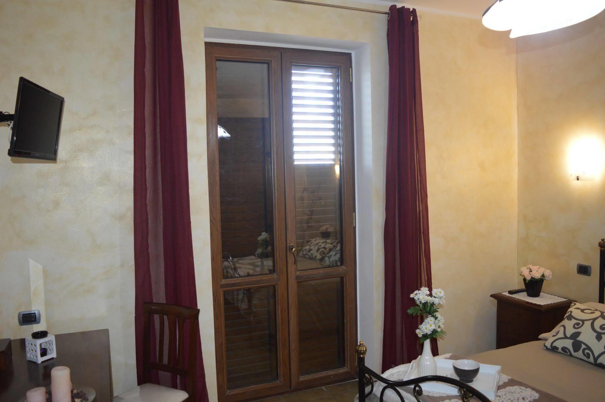 Villa Tre Colli Agri B&B 아리아노이르피노 외부 사진